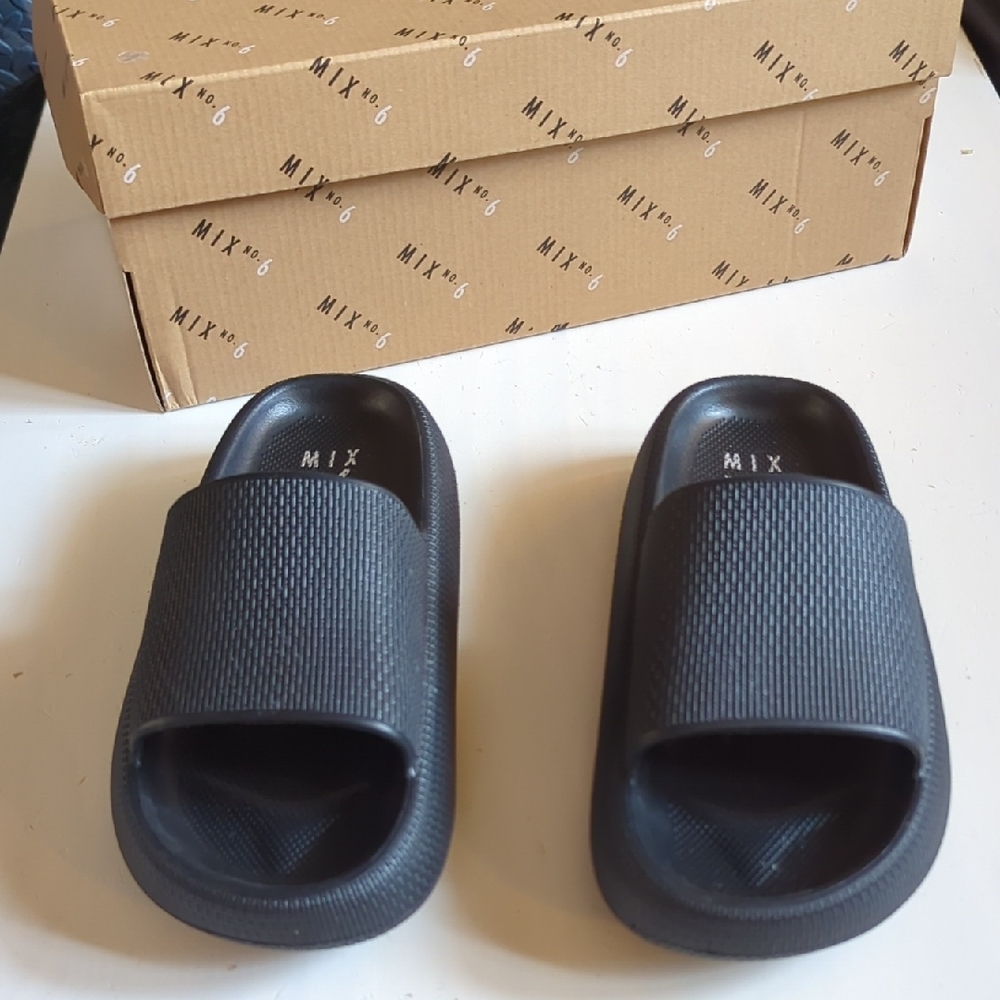 Mix No. 6 Black Slide Unisex Sandals Sz 6